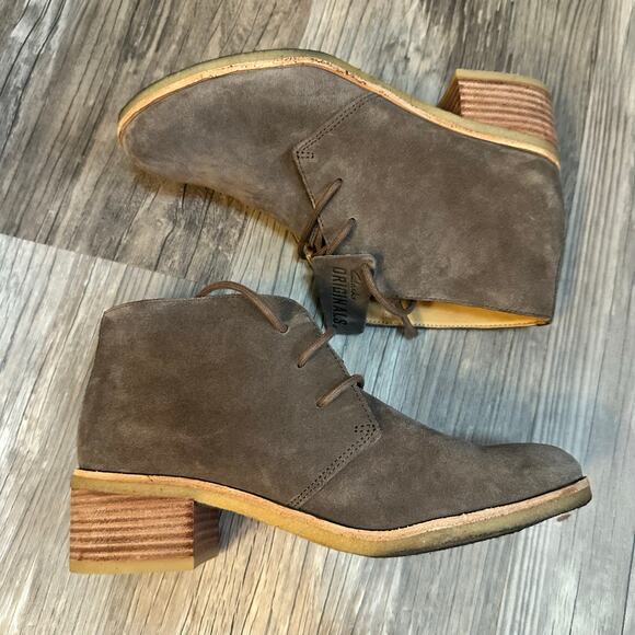 Clarks Phenia Carnaby Boot Womens Size 7.5 Ankle Bootie Lace Up Block Heel - Picture 4 of 8